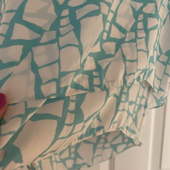 Beautiful blouse - Picture 3 of 3